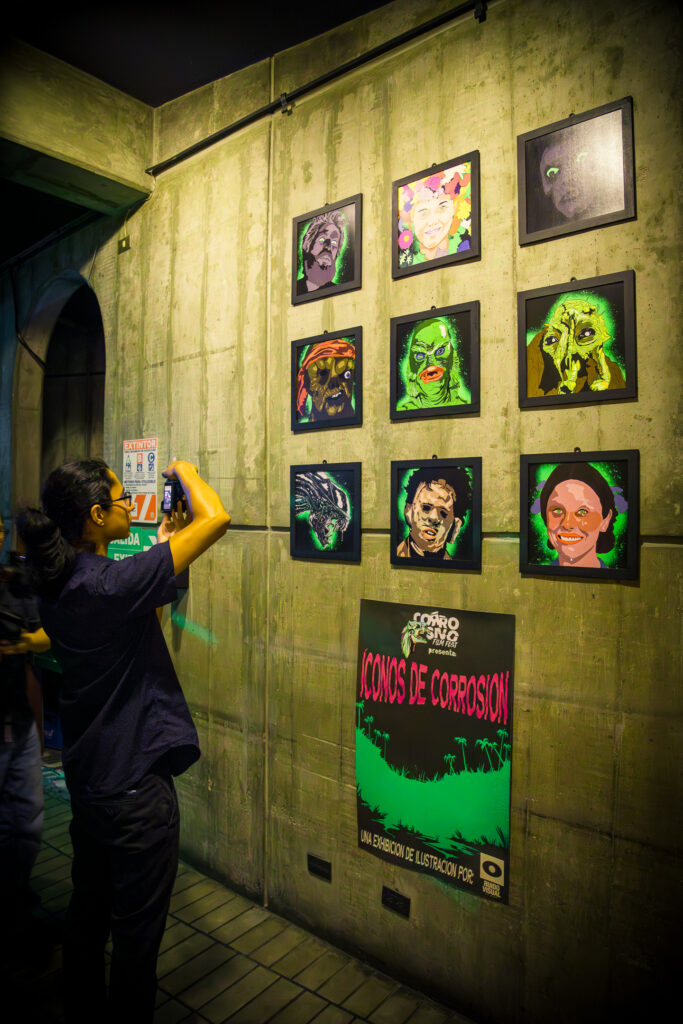 Exposicion de Arte Iconos de Corrosion