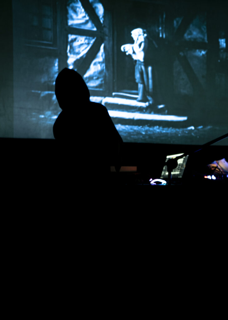 Live Score para Haxan de Bufotenin